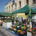 Korso 2018 w Pile - namiot z plonami z działek im. 40-lecia WP