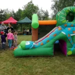 Piknik z okazji Dnia Dziecka - zamek dmuchany