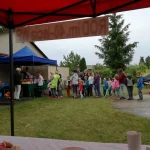 Piknik z okazji Dnia Dziecka - kolejka po watę cukrową