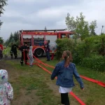 Piknik z okazji Dnia Dziecka - wóz strażacki