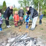 Wizyta przedszkola Bajka - dzieci z opiekunami